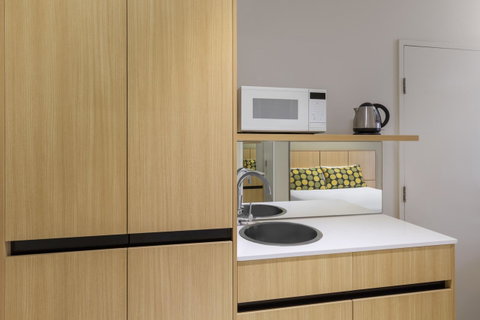 Mercure Brisbane Garden City - Accommodation Resorts 5