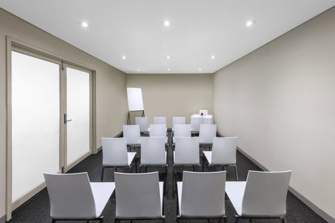 Mercure Brisbane Garden City - Accommodation Resorts 21
