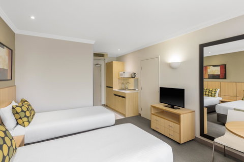 Mercure Brisbane Garden City - Accommodation Resorts 7