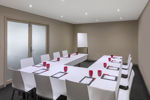 Mercure Brisbane Garden City - Accommodation Resorts 19