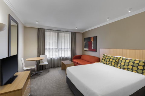 Mercure Brisbane Garden City - Accommodation Resorts 6