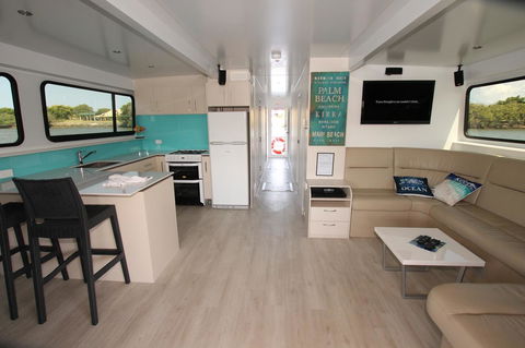 Coomera Houseboats - Accommodation Resorts 9