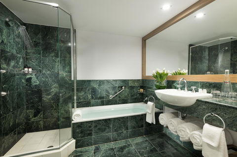 Sofitel Gold Coast Broadbeach - Accommodation Resorts 2