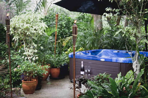 Shasta Place - Accommodation Resorts 6