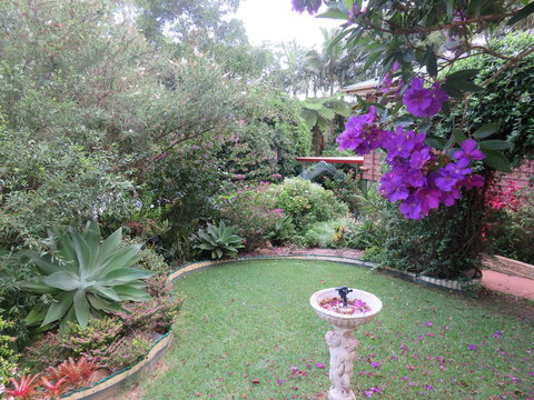 Shasta Place - Accommodation Resorts 4