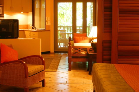 Hibiscus Resort & Spa - Official Onsite Reception & Check In - Accommodation Resorts 16