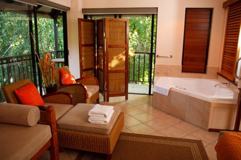 Hibiscus Resort & Spa - Official Onsite Reception & Check In - Accommodation Resorts 10