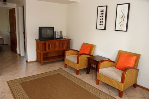Hibiscus Resort & Spa - Official Onsite Reception & Check In - Accommodation Resorts 5