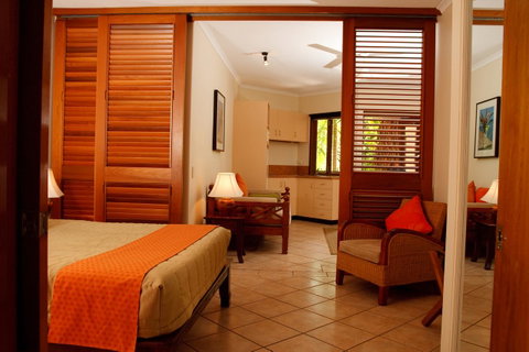 Hibiscus Resort & Spa - Official Onsite Reception & Check In - Accommodation Resorts 1