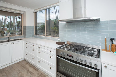 Miami Beachside Holiday Apartments - Accommodation Resorts 12