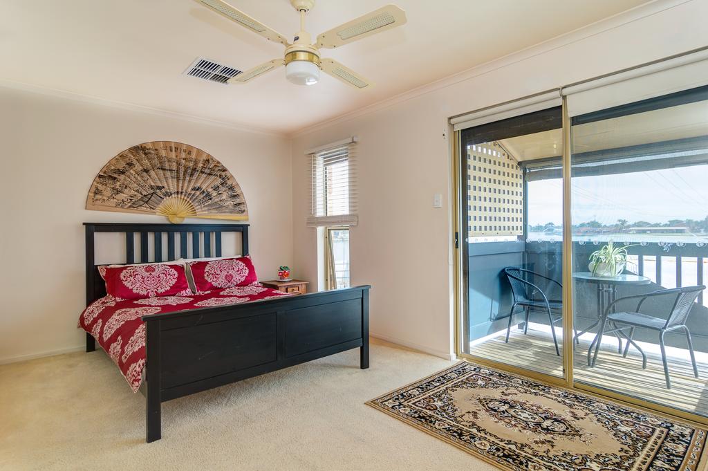  Accommodation Resorts