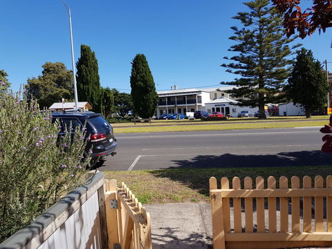 WHARF COTTAGE - Accommodation Resorts 1