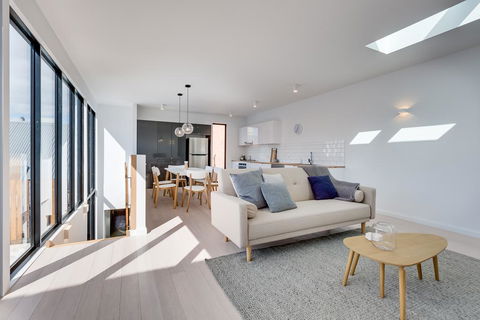 White Room Apartments - Accommodation Resorts 0