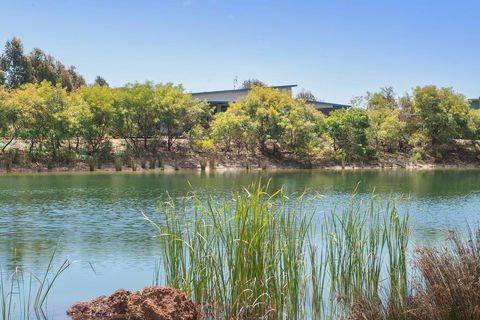 Wirraway Luxury Chalet - Accommodation Resorts 0