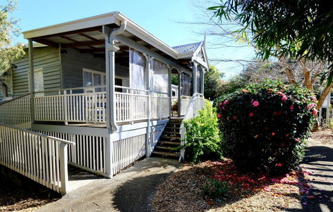 Wisteria Cottage 95 Main Western Road - Accommodation Resorts 2