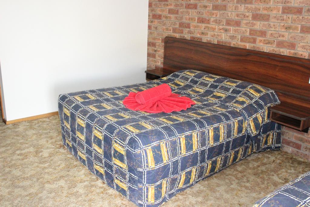 Howlong NSW Accommodation Resorts