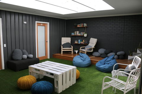 Woopi Backpackers - Accommodation Resorts 3
