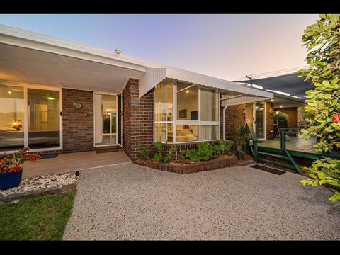 Woorim Secluded Palms Cottage - Accommodation Resorts 0
