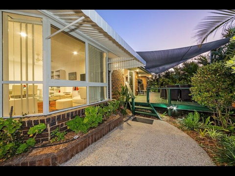 Woorim Secluded Palms Cottage - Accommodation Resorts 1