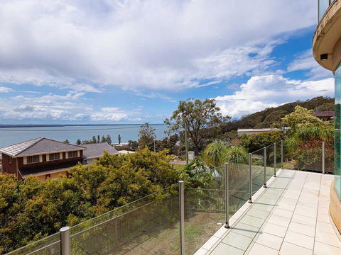 Maison De La Mer 30 Mulubinda Parade - Luxurious, Linen, Aircon And Panoramic Views - Accommodation Resorts 3