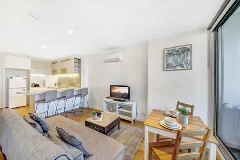 A Chic 2BR Apt Near Southern Cross City Views - Accommodation Resorts 0