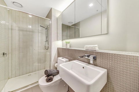 A Chic 2BR Apt Near Southern Cross City Views - Accommodation Resorts 4
