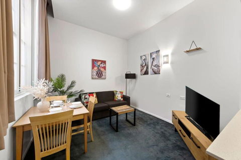 A Chic Apartment On Bourke St Near Chinatown - Accommodation Resorts 3