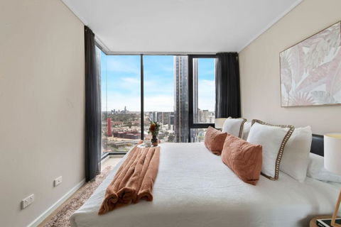 A Cozy 2BR Apt Near Crown Sleeps 6 FREE Parking - Accommodation Resorts 0