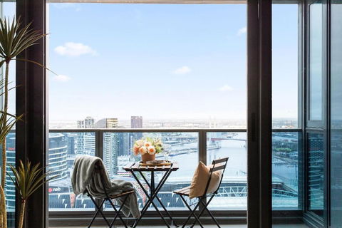 A Cozy 2BR Apt With Harbour Views FREE Parking - Accommodation Resorts 1