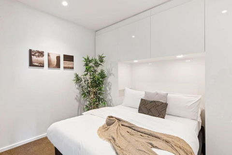 A Cozy 2BR Apt With Yarra Views FREE Parking - Accommodation Resorts 3
