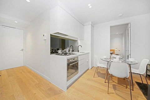 A Cozy & Stylish 2BR Suite In Melbourne CBD - Accommodation Resorts 4