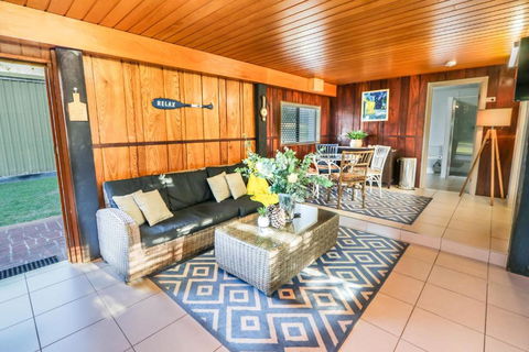 A Lure - A 2-minute Walk To Agnes Main Beach - Accommodation Resorts 3