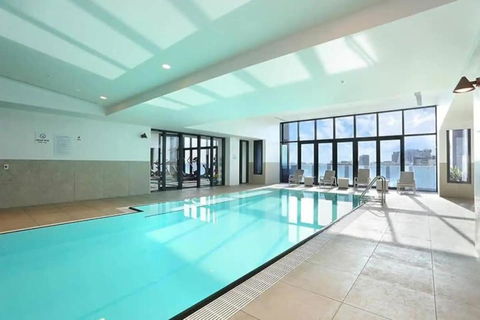 A Modern & Cozy 2BR Apartment With City Views - Accommodation Resorts 2