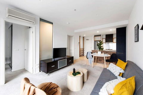 A Stylish 2BR Apt Next To Vic Market FREE Parking - Accommodation Resorts 1