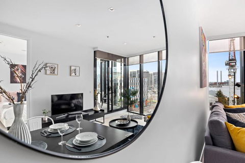 A Stylish 2BR Apt With FREE Parking - Accommodation Resorts 2