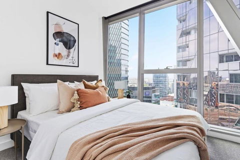 A Stylish 3BR Apt With Harbour Views FREE Parking - Accommodation Resorts 1