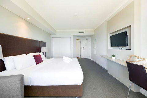 A Waterview Oasis On The Esplanade With Pool - Accommodation Resorts 2