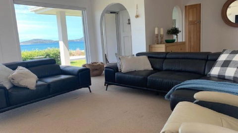 Absolute Beach Front - Accommodation Resorts 3