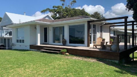 Absolute Beach Front - Accommodation Resorts 0