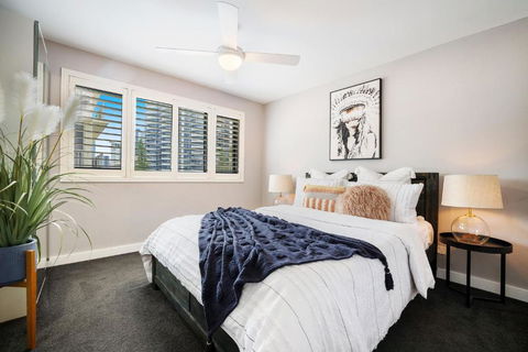 Absolute Beach Front Renovated 3 Bdrm 2 Bath App - Accommodation Resorts 3