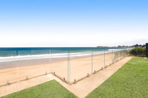 Absolute Beachfront Luxury In Narrabeen - Accommodation Resorts 1