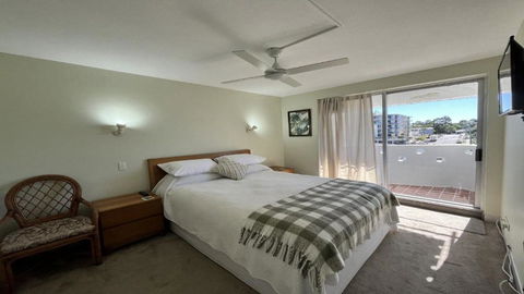 Absolute Waterfront With Rooftop! - Accommodation Resorts 3