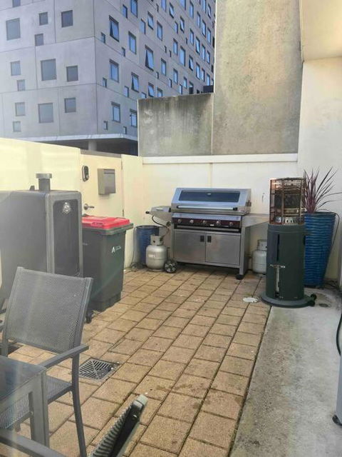 Access To All CBD Has To Offer - Accommodation Resorts 1