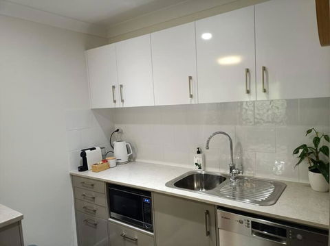 Adorable Private 2 Bedroom Guest Suite + Pool - Accommodation Resorts 1