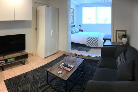 Adorable Studio Nestled In The Heart Of Flynn - Accommodation Resorts 3