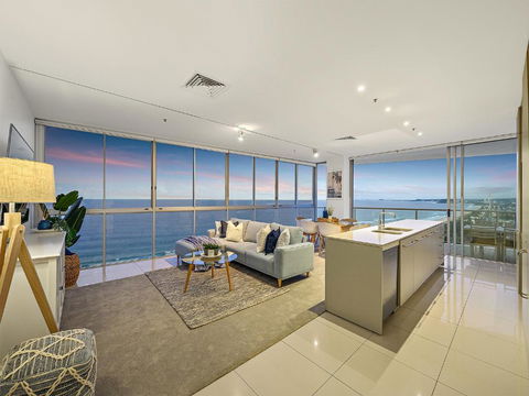 Air On Broadbeach - Accommodation Resorts 4