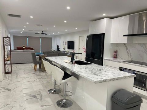 ABSOLUTE BEACHFRONT Port Stephens - Pindimar Beach House - Accommodation Resorts 2