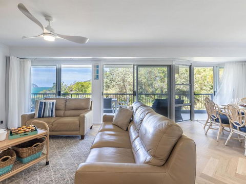 Albacore 3 Waterfront Pool Lift And Views - Accommodation Resorts 2