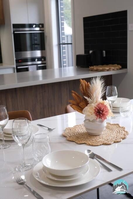 Aircabin - Denham Court - Modern - 4 Beds House - Accommodation Resorts 3