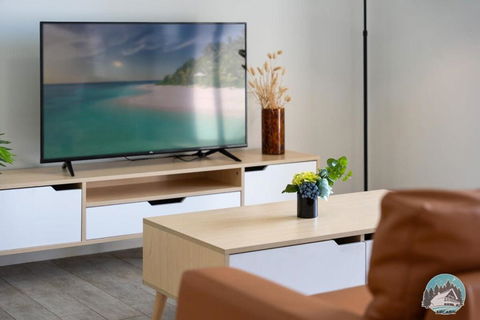 Aircabin - Rosebery - Lovely - 2 Beds Apt +Parking - Accommodation Resorts 1